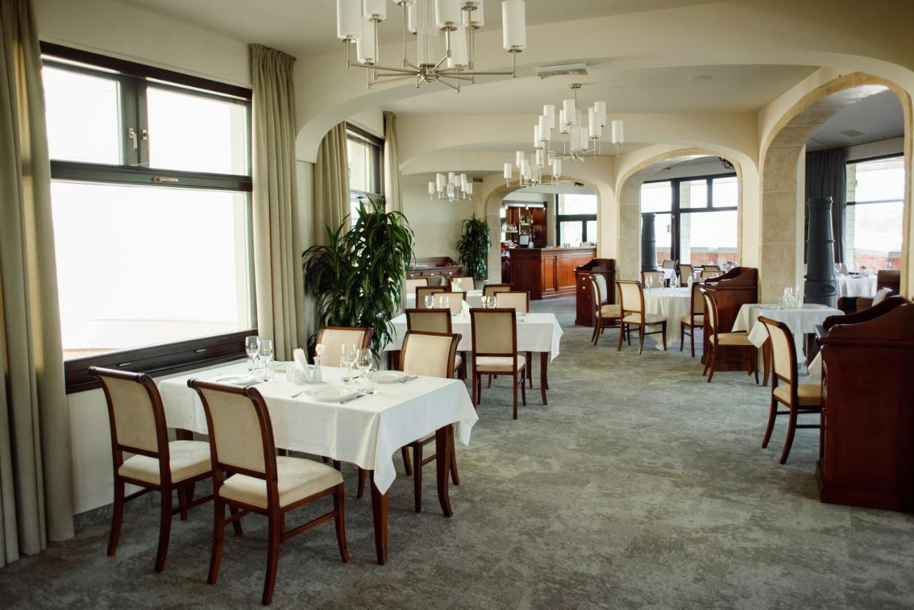 לבוב Citadel Gastro Boutique Hotel מראה חיצוני תמונה