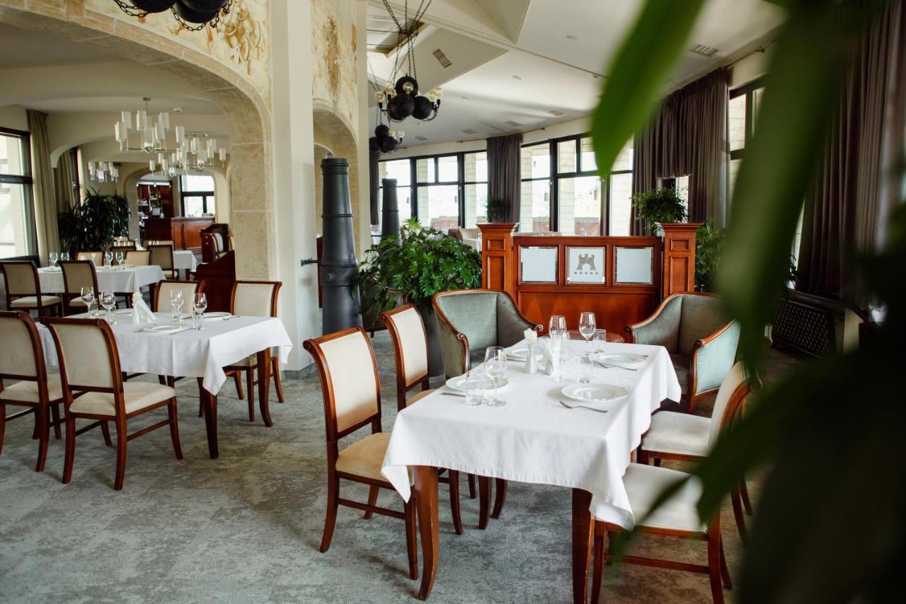 לבוב Citadel Gastro Boutique Hotel מראה חיצוני תמונה
