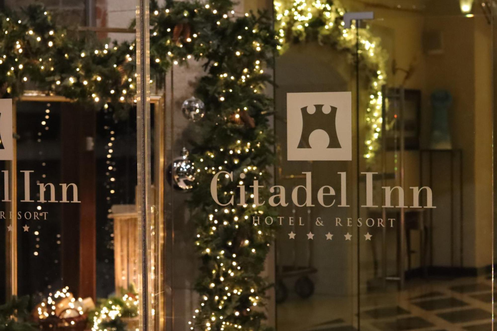 לבוב Citadel Gastro Boutique Hotel מראה חיצוני תמונה