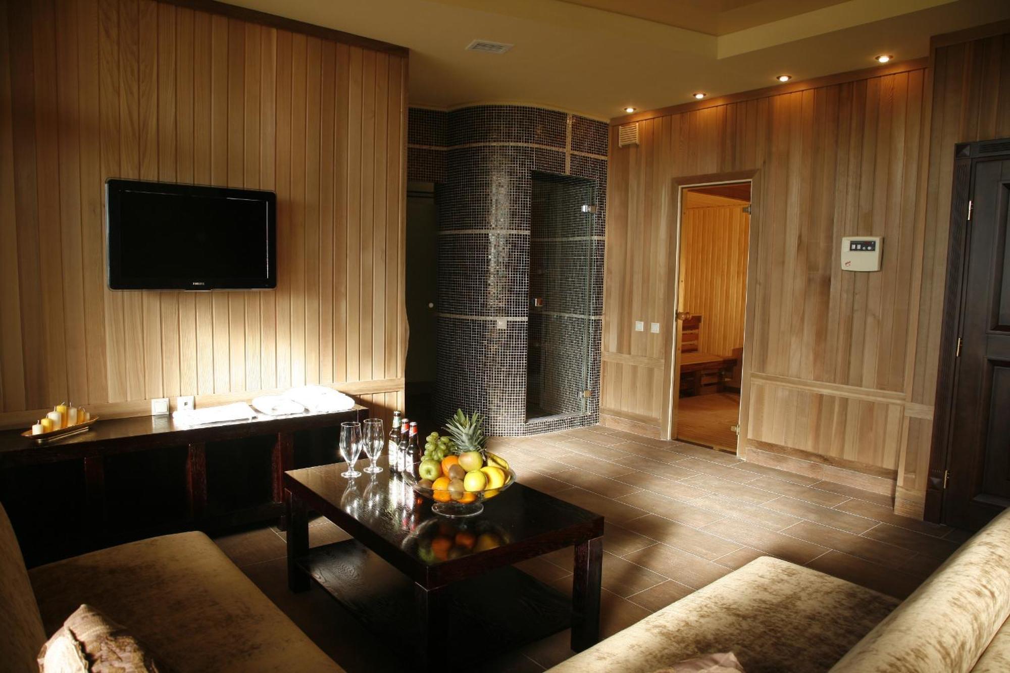 לבוב Citadel Gastro Boutique Hotel מראה חיצוני תמונה