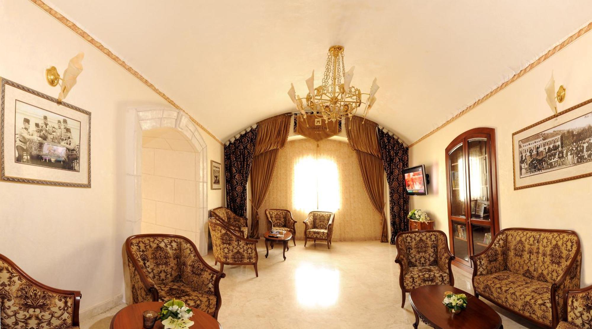לבוב Citadel Gastro Boutique Hotel מראה חיצוני תמונה