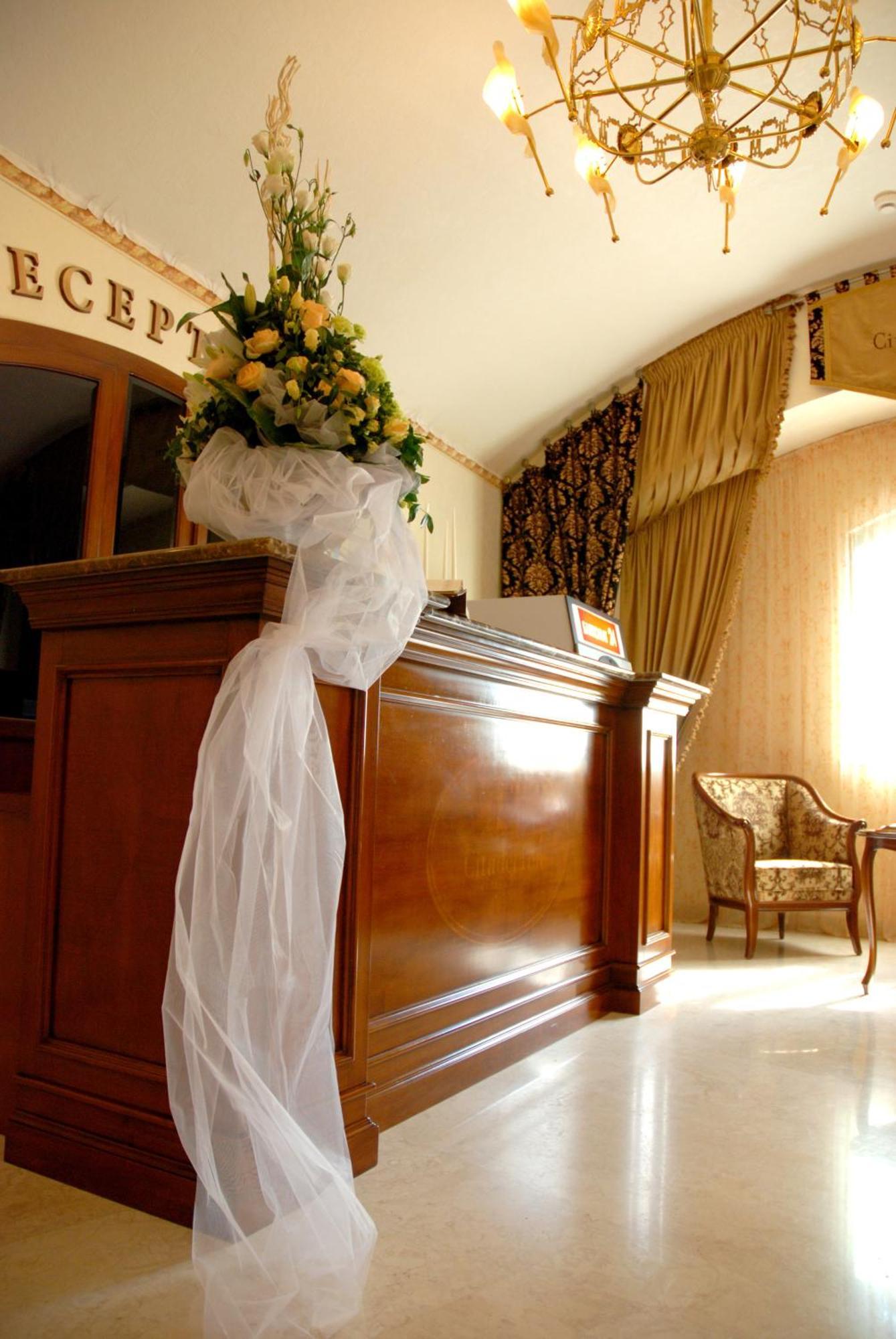 לבוב Citadel Gastro Boutique Hotel מראה חיצוני תמונה